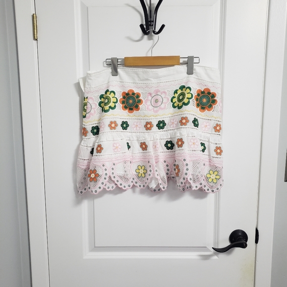 ZARA White Floral Crochet Embroidered Skort - Picture 4 of 13
